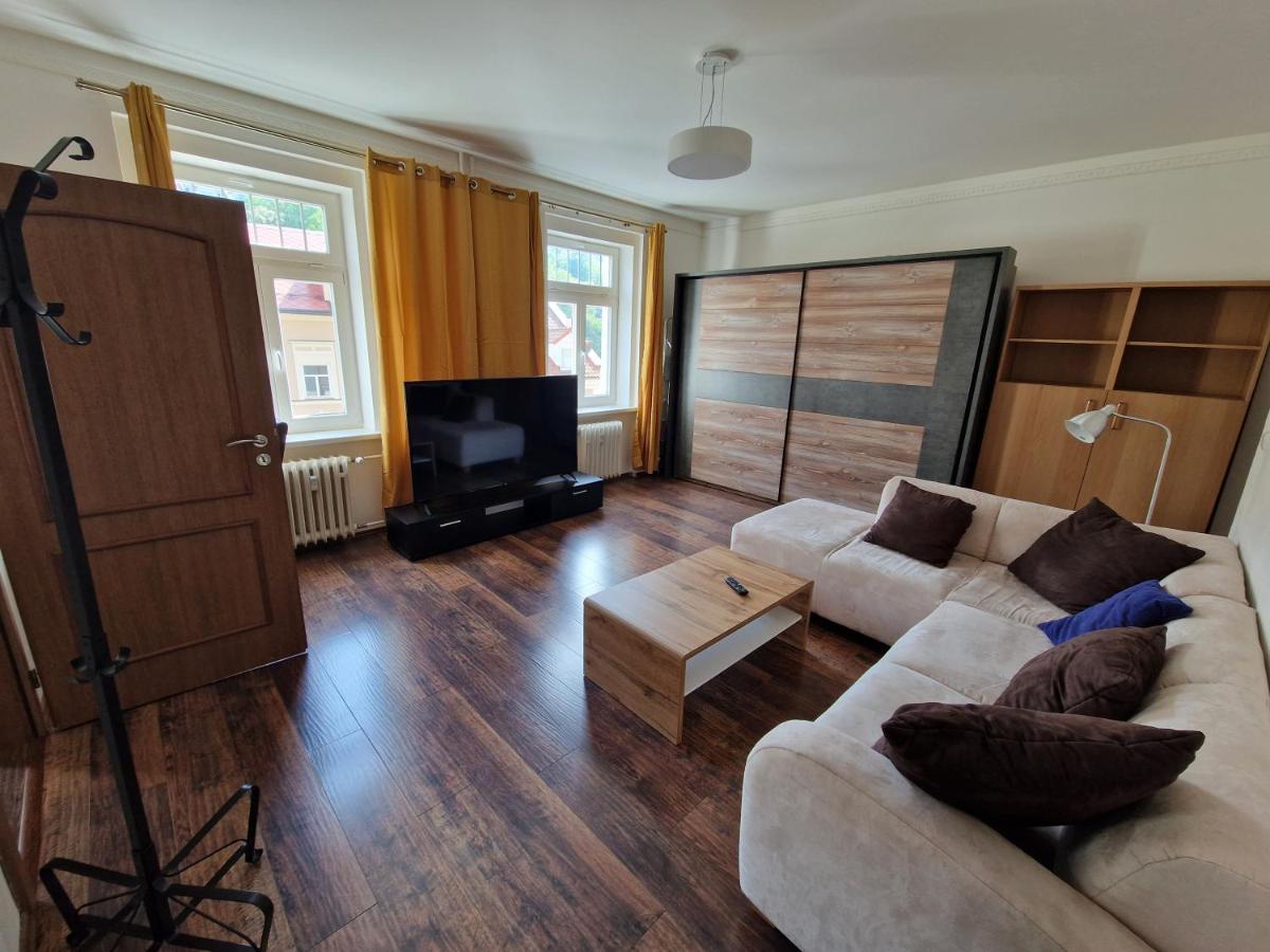 Apartman 63M2 S Balkonem V Lazenskem Centru Карловы Вары Экстерьер фото